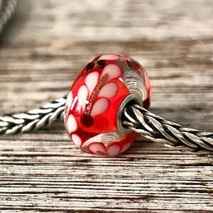 TROLLBEADS Red White & Gold Glitter Unique LAA 925S Floral Design, NEW Condition
